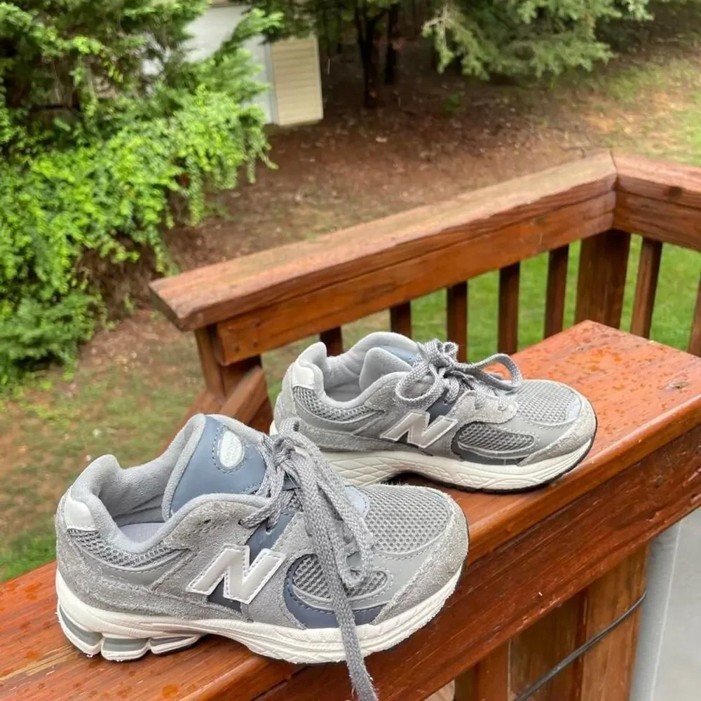 New Balance 2002r Kids 11 Grey Running Sneakers